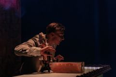 В июне на сцене театра покажут кукольный моноспектакль по роману «Парфюмер.История одного убийцы». 
